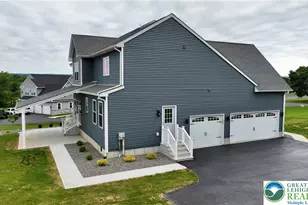 465 Gail Dr, Bushkill Twp, PA 18064 - Photo 3
