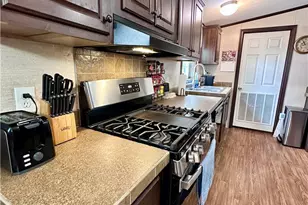435 Mountain Vlg Dr, Longswamp Twp, PA 18062 - Photo 9