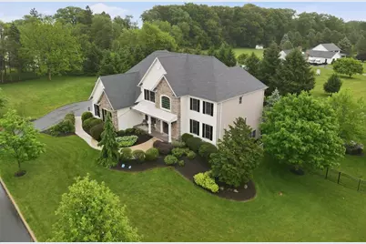 6800 Stella Circle, Coopersburg Boro, PA 18036 - Photo 5