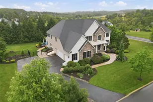 6800 Stella Cir, Coopersburg Boro, PA 18036 - Photo 3