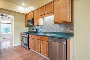 1601 Harding Cir, Whitehall Township, PA 18052 - Photo 7