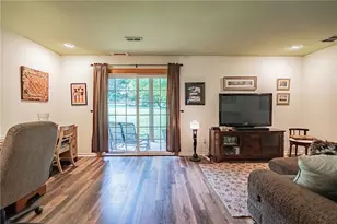 2760 Red Oak Cir, Bethlehem City, PA 18017 - Photo 5