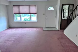 21 Eisenhower Cir, Whitehall Township, PA 18052 - Photo 11