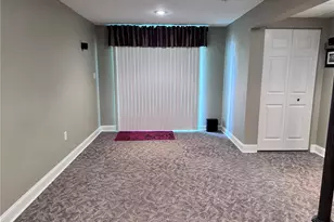 21 Eisenhower Cir, Whitehall Township, PA 18052 - Photo 21