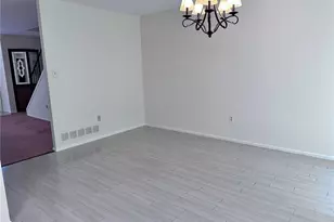 21 Eisenhower Cir, Whitehall Township, PA 18052 - Photo 7