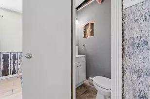 2230 N Lehigh Ave, Whitehall Township, PA 18052 - Photo 17