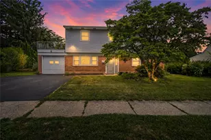 3031 Shakespeare Rd, Bethlehem City, PA 18017 - Photo 1