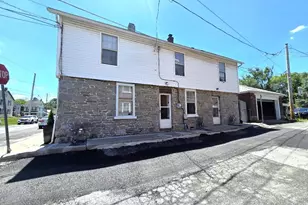 526 Pearl St, Catasauqua Boro, PA 18032 - Photo 1