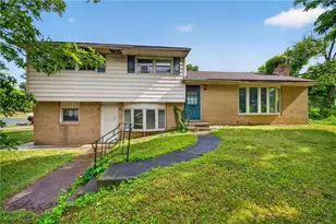 933 Big Oak Rd, Lower Makefield Boro, PA 19067 - Photo 1