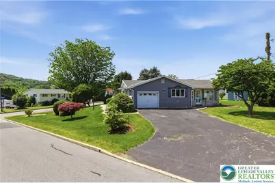 945 Williams Avenue, Walnutport Boro, PA 18088 - Photo 3