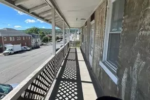 206 N 2nd St, Lehighton, PA 18235 - Photo 3