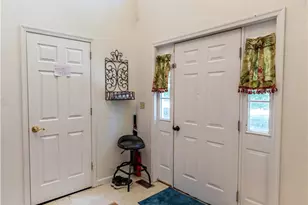 2014 Gorden Ridge Dr, Price Twp, PA 18302 - Photo 3