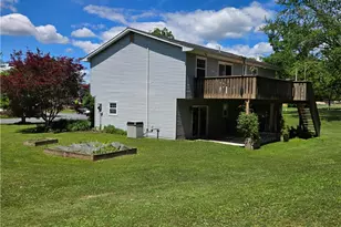 6581 Skyview Ln, Coopersburg Boro, PA 18036 - Photo 5