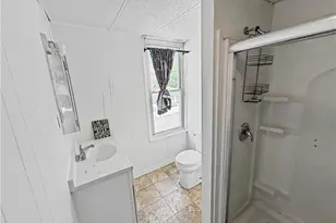 422 Carlton Ave, Bethlehem City, PA 18015 - Photo 17