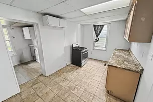 422 Carlton Ave, Bethlehem, PA 18015 - Photo 1