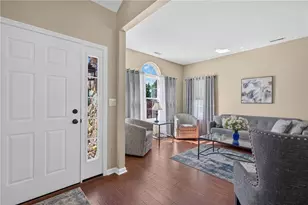 6616 Blue Heather Ct, Lower Macungie Township, PA 18062 - Photo 3