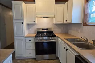 4202 Silver Fox Ct, North Whitehall Township, PA 18069 - Photo 5