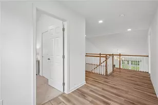 2529 Napa Dr, Forks Twp, PA 18040 - Photo 5