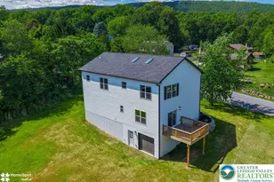 2212 Skyline Dr, Washington Township, PA 18080 - Photo 3