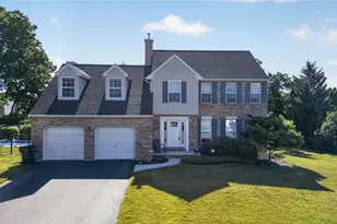 968 Rainbow Dr, Bethlehem City, PA 18017 - Photo 3