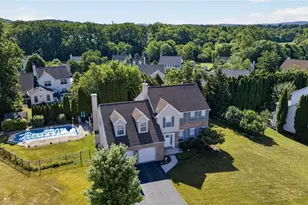 968 Rainbow Dr, Bethlehem City, PA 18017 - Photo 5