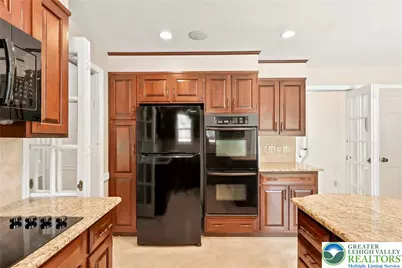 613 E Macada Road, Bethlehem City, PA 18017 - Photo 15