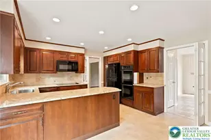 613 E Macada Rd, Bethlehem City, PA 18017 - Photo 13