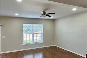 306 Milkweed Dr, Upper Macungie Township, PA 18104 - Photo 3