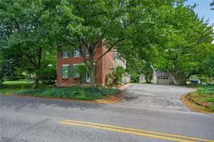 765 E Macada Rd, Bethlehem, PA 18017 - Photo 3