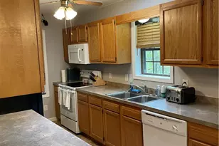 1037 Maplewood Dr, Newfoundland, PA 18445 - Photo 15