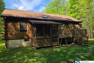 1037 Maplewood Dr, Newfoundland, PA 18445 - Photo 7
