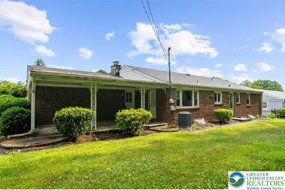 243 Flagstone, Bethlehem City, PA 18017 - Photo 3