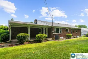 243 Flagstone, Bethlehem City, PA 18017 - Photo 3