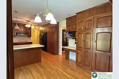 4528 Canterbury Drive, Lower Macungie Township, PA 18049 - Photo 9