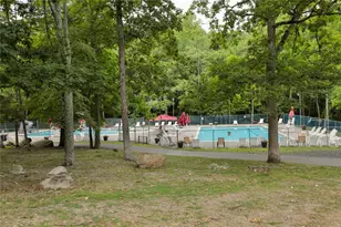 2114 Lansdale Dr, Stroud Twp, PA 18301 - Photo 25