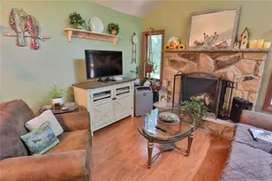 2114 Lansdale Dr, Stroud Twp, PA 18301 - Photo 7