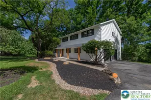 2011 Greenwood Rd, Allentown City, PA 18103 - Photo 3