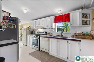 3471 Lil Wolf Dr, South Whitehall Township, PA 18069 - Photo 7