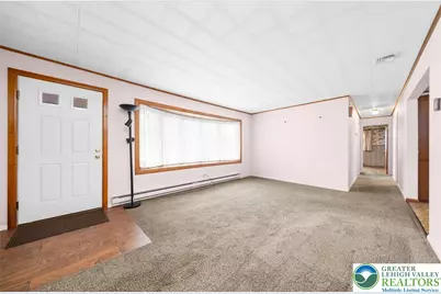 5824 Holiday Drive, Upper Macungie Township, PA 18104 - Photo 5