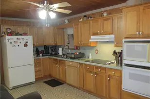 1026 Oakhurst Dr, Slatington Boro, PA 18080 - Photo 5