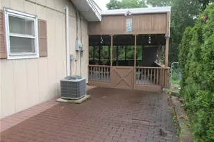 1026 Oakhurst Dr, Slatington Boro, PA 18080 - Photo 15