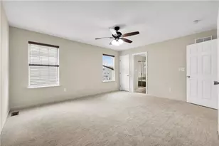 9667 Crescent Ln, Upper Macungie Township, PA 18031 - Photo 27