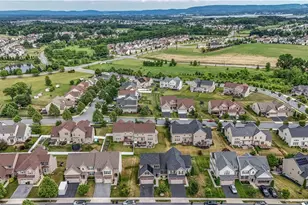 9667 Crescent Ln, Upper Macungie Township, PA 18031 - Photo 7