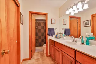 5011 Spruce St, North Whitehall Township, PA 18078 - Photo 19