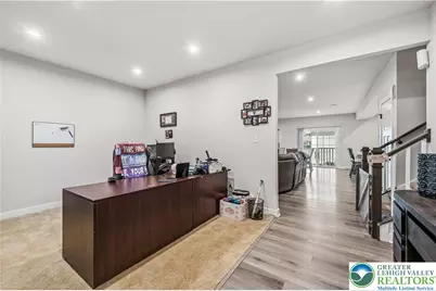 817 Hendon Lane, North Catasauqua Bor, PA 18032 - Photo 5