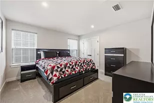 817 Hendon Ln, North Catasauqua Bor, PA 18032 - Photo 17
