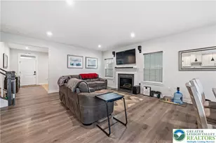 817 Hendon Ln, North Catasauqua Bor, PA 18032 - Photo 11