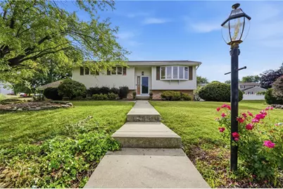 32 Robert Drive, Allentown City, PA 18104 - Photo 3