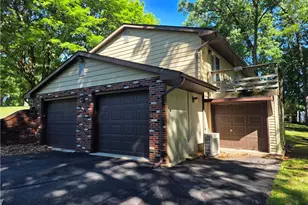 528 Rosewood Dr, Lehigh Township, PA 18067 - Photo 5