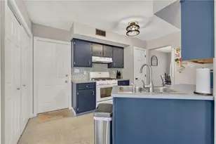 175 E Beil Ave, Nazareth Boro, PA 18064 - Photo 15